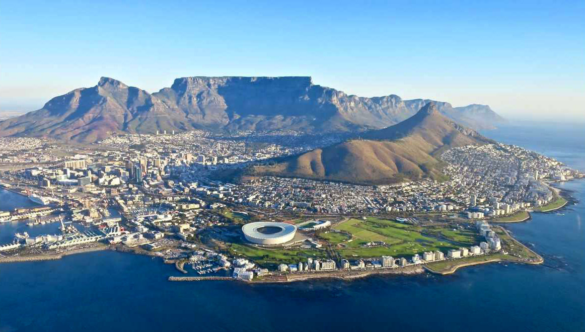 Birds eye view of Cape Town with Table Mountain in the background (Shutterstock).